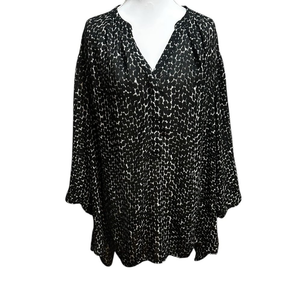 Violet & Claire Monochrome Abstract Blouse size 3X